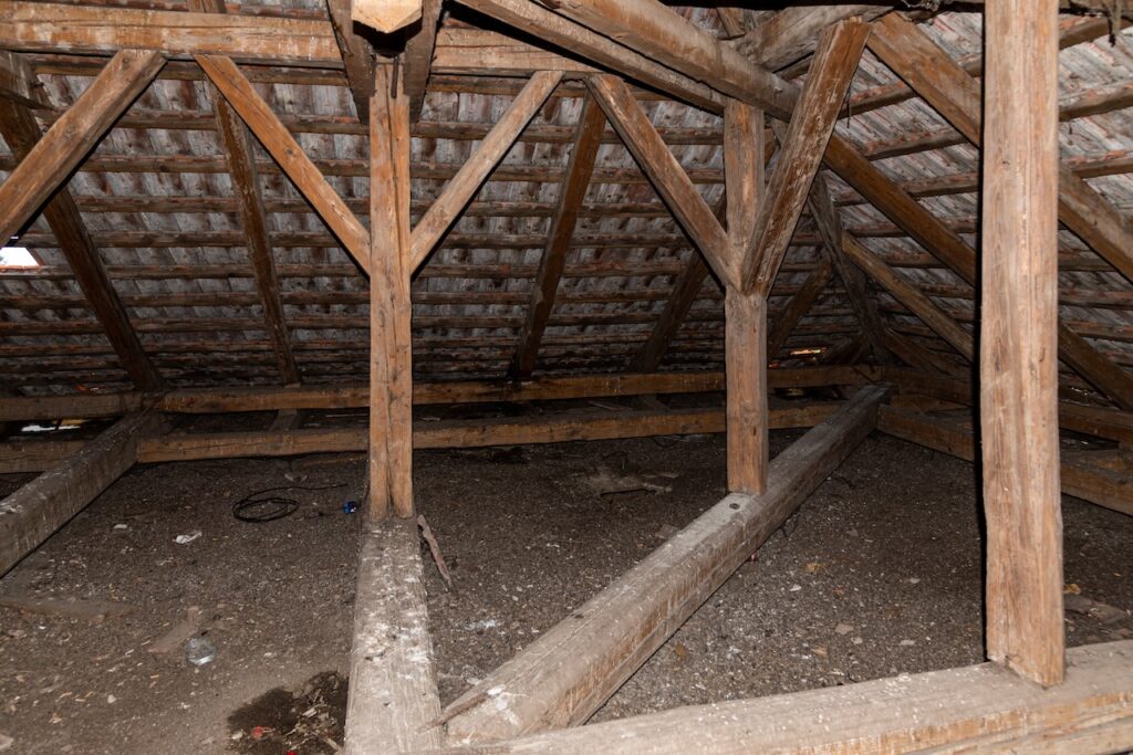 crawl space waterproofing crawl space insulation
